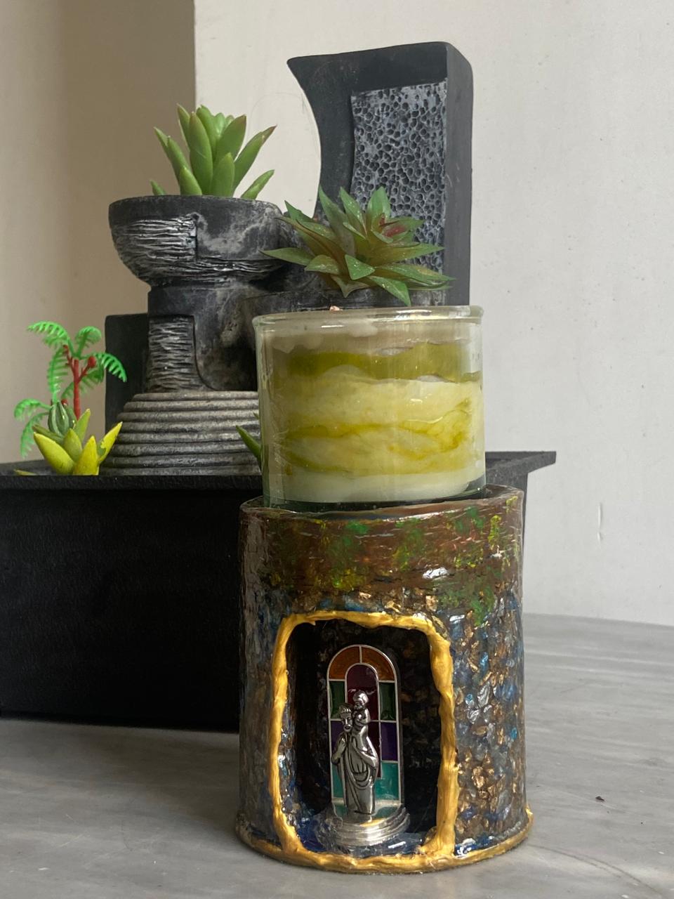 Gruta en piedra y resina con vela